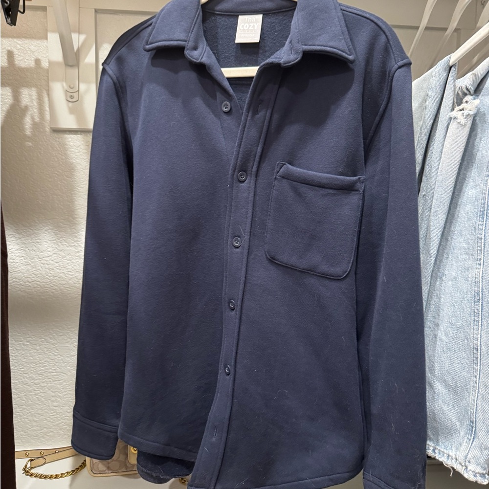 Aritzia TNA Cozy Fleece Boyfriend Shirt NWOT - Picture 3 of 6